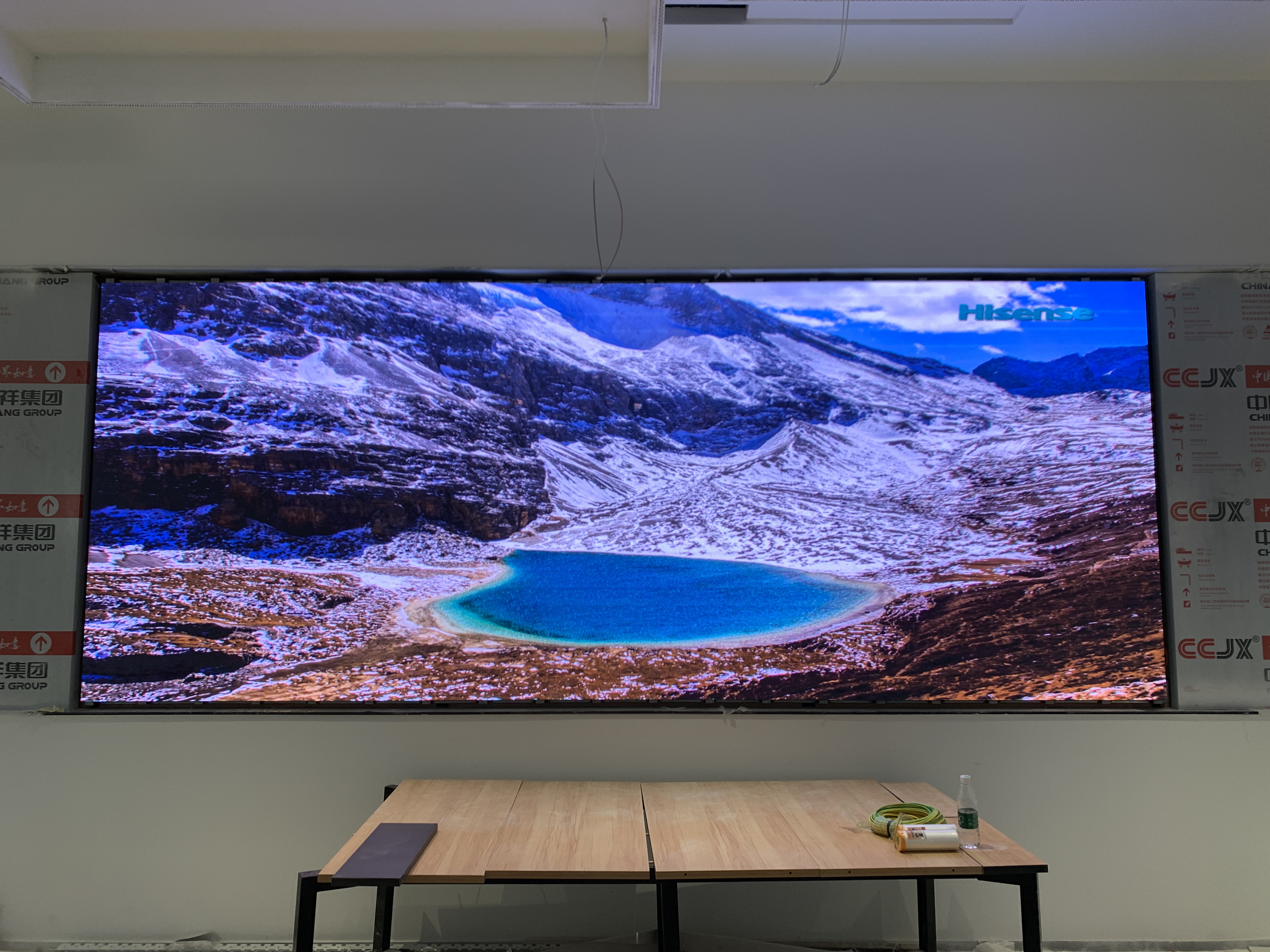 日常維護(hù)中，如何快速定位和修復(fù)顯示屏的局部壞點(diǎn)、花屏問(wèn)題？